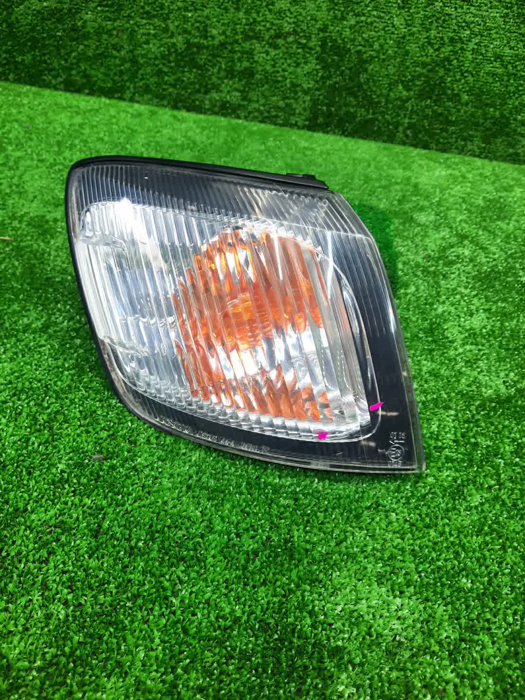 Габарит правый передний TOYOTA IPSUM, PICNIC SXM10G, SXM15G, CXM10G 1 ракурс