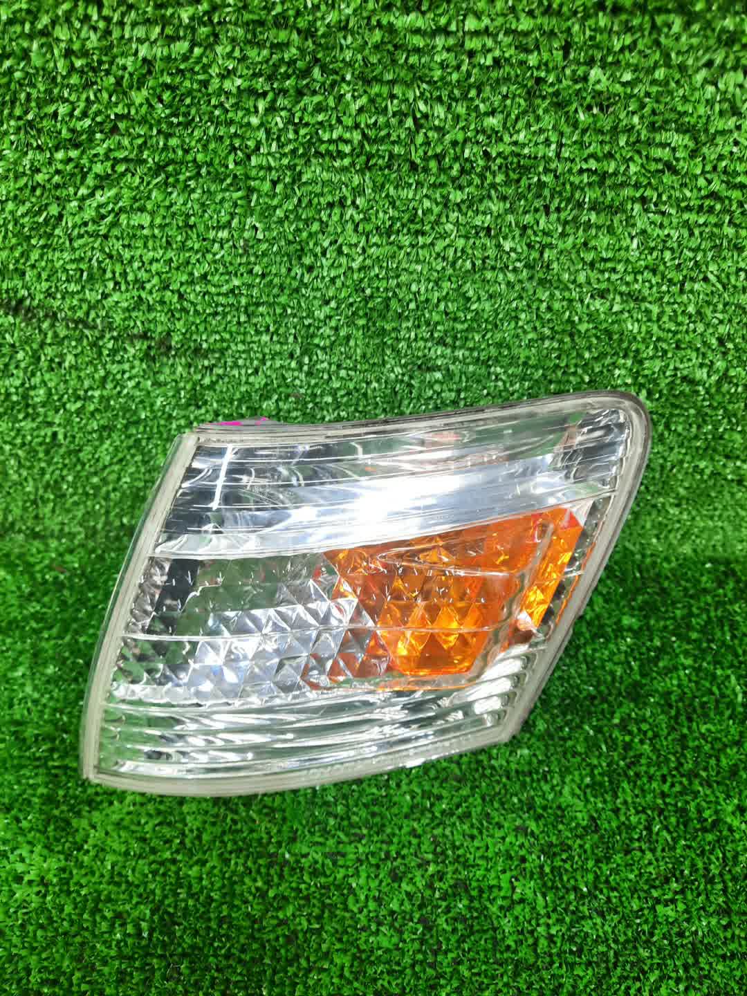 Габарит левый передний TOYOTA CRESTA GX100, JZX100, JZX101, LX100, GX105, JZX105, SX100 2 ракурс