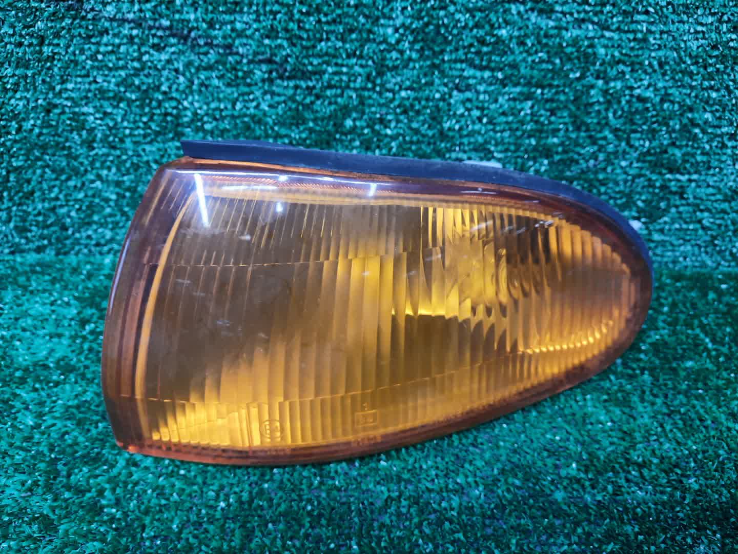 Габарит левый передний MITSUBISHI LIBERO CD2V, CD5W, CB8V, CB2W, CB2V, CB5W, CB8W, CD8V, CD8W, CB4W 1 ракурс Габарит левый передний MITSUBISHI LIBERO CD2V, CD5W, CB8V, CB2W, CB2V, CB5W, CB8W, CD8V, CD8W, CB4W 1 ракурс