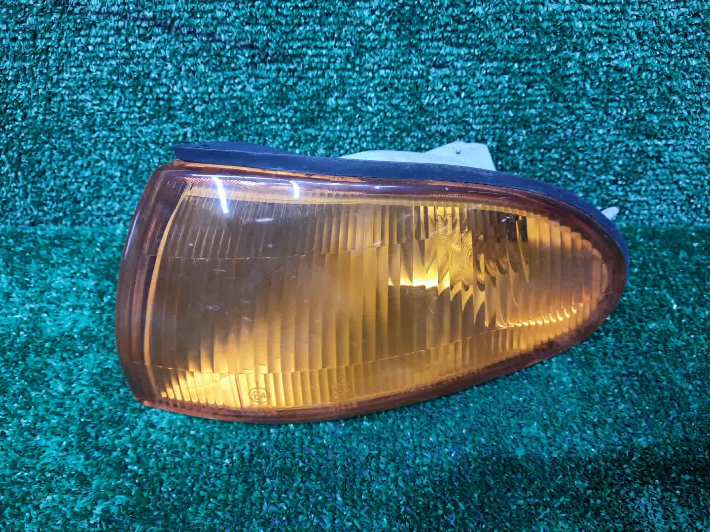 Габарит левый передний MITSUBISHI LIBERO CD2V, CD5W, CB8V, CB2W, CB2V, CB5W, CB8W, CD8V, CD8W, CB4W 2 ракурс Габарит левый передний MITSUBISHI LIBERO CD2V, CD5W, CB8V, CB2W, CB2V, CB5W, CB8W, CD8V, CD8W, CB4W 2 ракурс