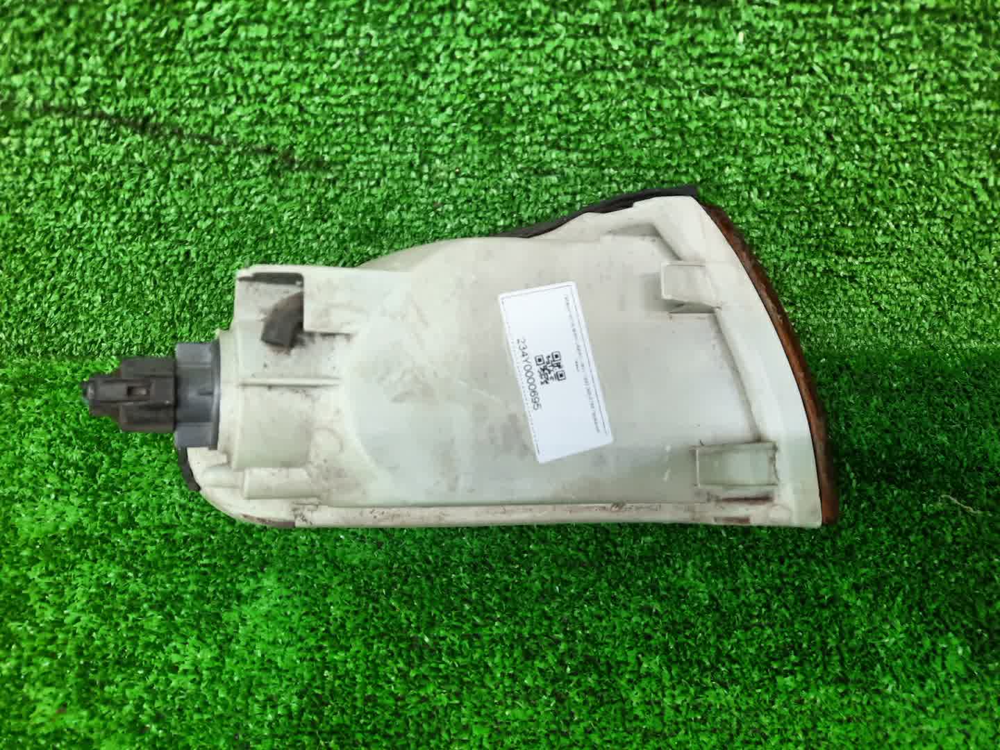 Габарит левый передний MITSUBISHI LIBERO CD2V, CD5W, CB8V, CB2W, CB2V, CB5W, CB8W, CD8V, CD8W, CB4W 3 ракурс