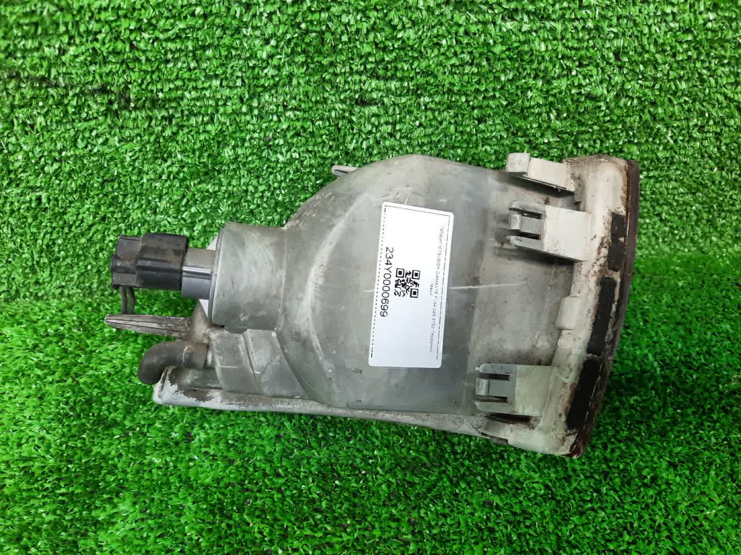 Габарит левый передний MITSUBISHI DIAMANTE F25A, F12A, F13A, F15A, F17A, F27A, F11A, GL3W 2 ракурс Габарит левый передний MITSUBISHI DIAMANTE F25A, F12A, F13A, F15A, F17A, F27A, F11A, GL3W 2 ракурс
