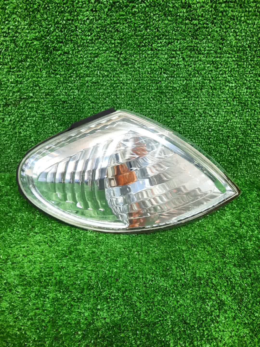 Габарит правый передний NISSAN BLUEBIRD SYLPHY G10, QG10, FG10, TG10, QNG10 1 ракурс
