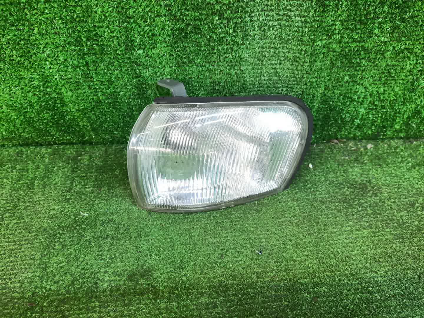 Габарит левый передний SUBARU IMPREZA GC8, GF2, GF3, GF5, GF8, GF1, GF4, GC1, GF6, GC4, GC6 1 ракурс