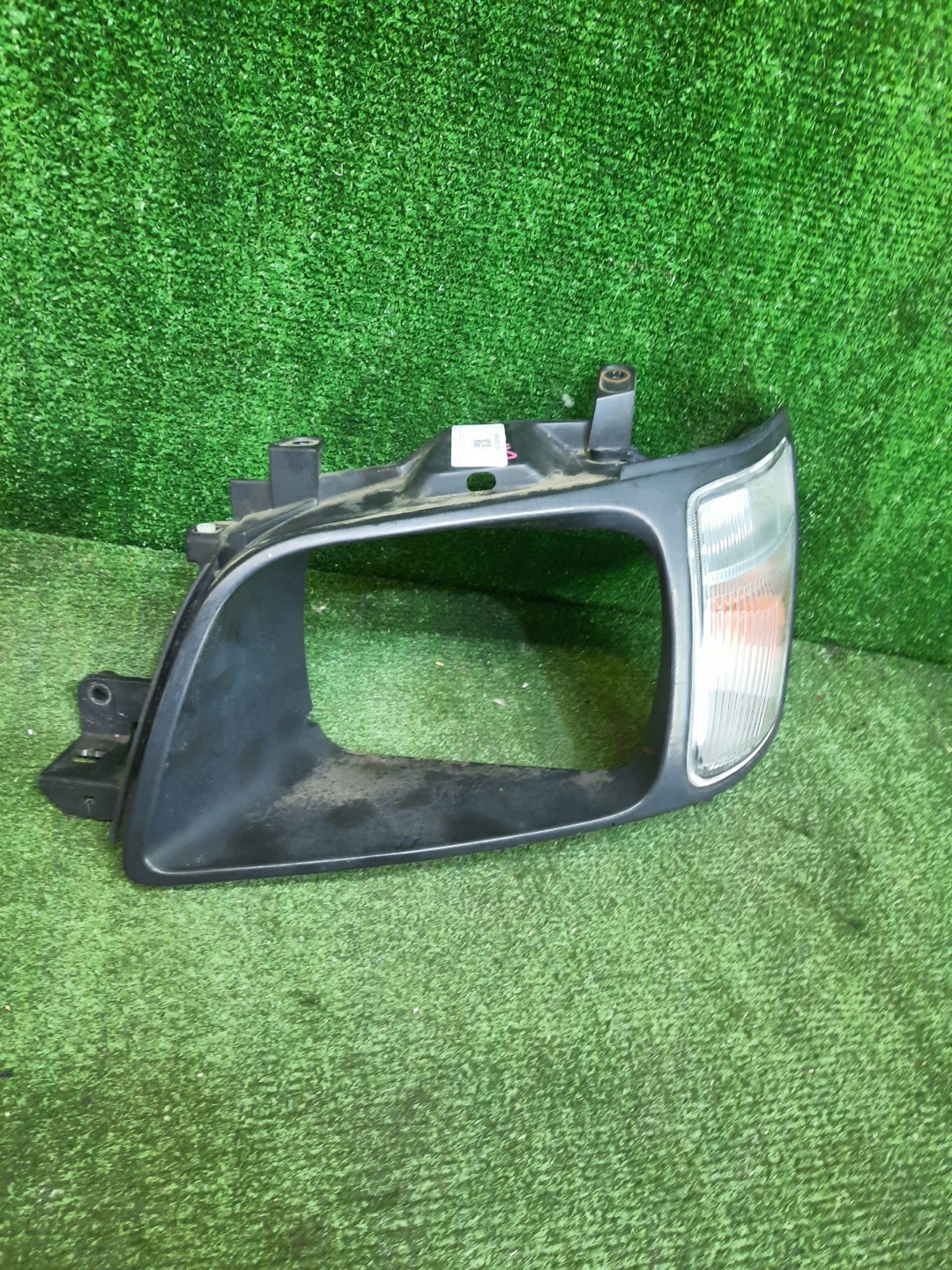 Габарит левый передний TOYOTA TOWN ACE NOAH, LITE ACE NOAH, NOAH, LITE ACE CR40G, SR40G, SR50G, CR50G, CR42V, CR51V, CR41V, KR40V, KR42V, CR52V, KR41V 1 ракурс