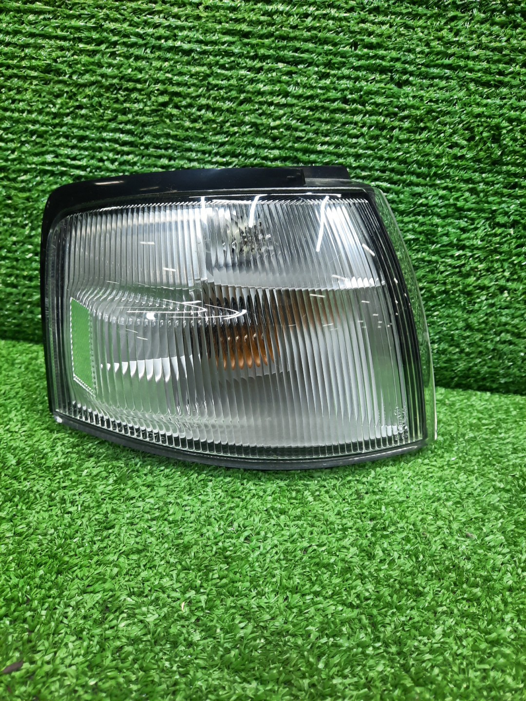 Габарит правый передний MAZDA DEMIO DW3W, DW5W 1 ракурс