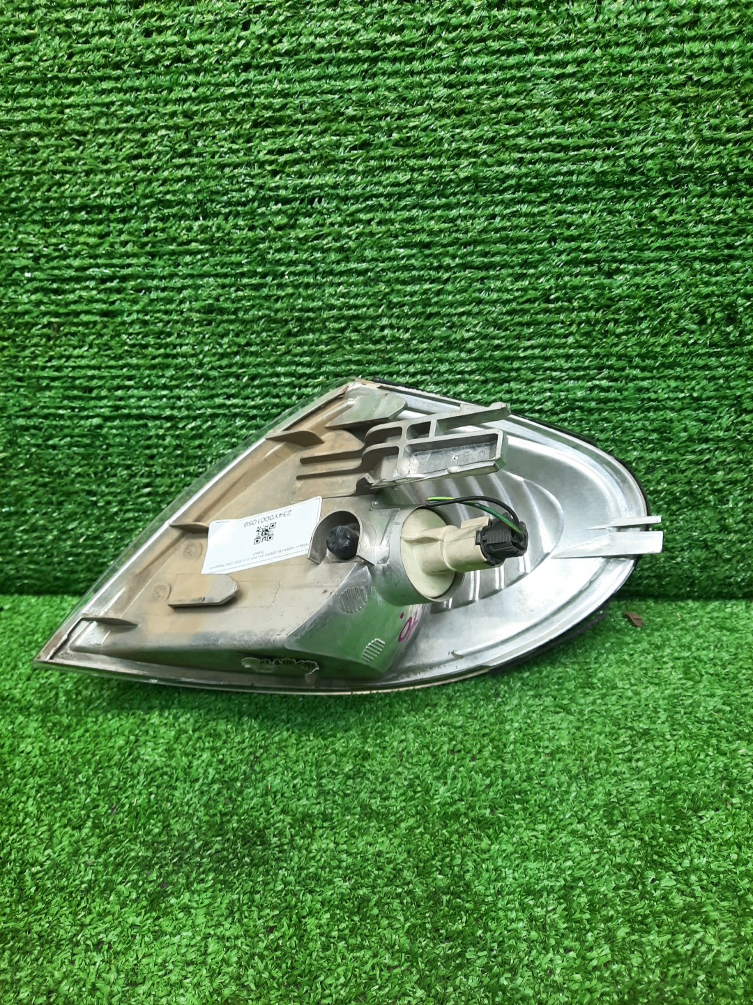 Габарит правый передний NISSAN BLUEBIRD SYLPHY G10, QG10, FG10, TG10, QNG10 2 ракурс