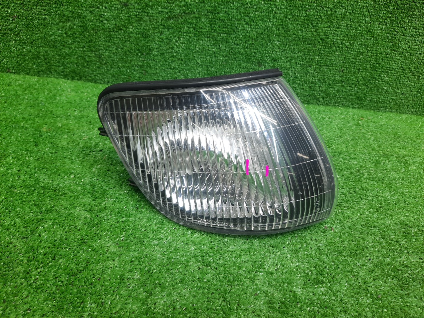 Габарит правый передний MITSUBISHI DELICA PD6W, PA3V, PA4W, PA5V, PA5W, PD4W, PD8W, PE8W, PF6W, PF8W, FE8W, PB5W, PD5V 1 ракурс Габарит правый передний MITSUBISHI DELICA PD6W, PA3V, PA4W, PA5V, PA5W, PD4W, PD8W, PE8W, PF6W, PF8W, FE8W, PB5W, PD5V 1 ракурс