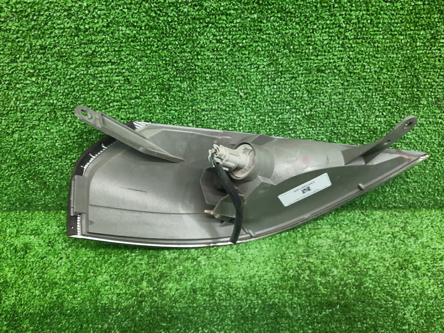 Габарит левый передний NISSAN SERENA TNC24, TC24, RC24, PC24, PNC24, VC24, VNC24 4 ракурс