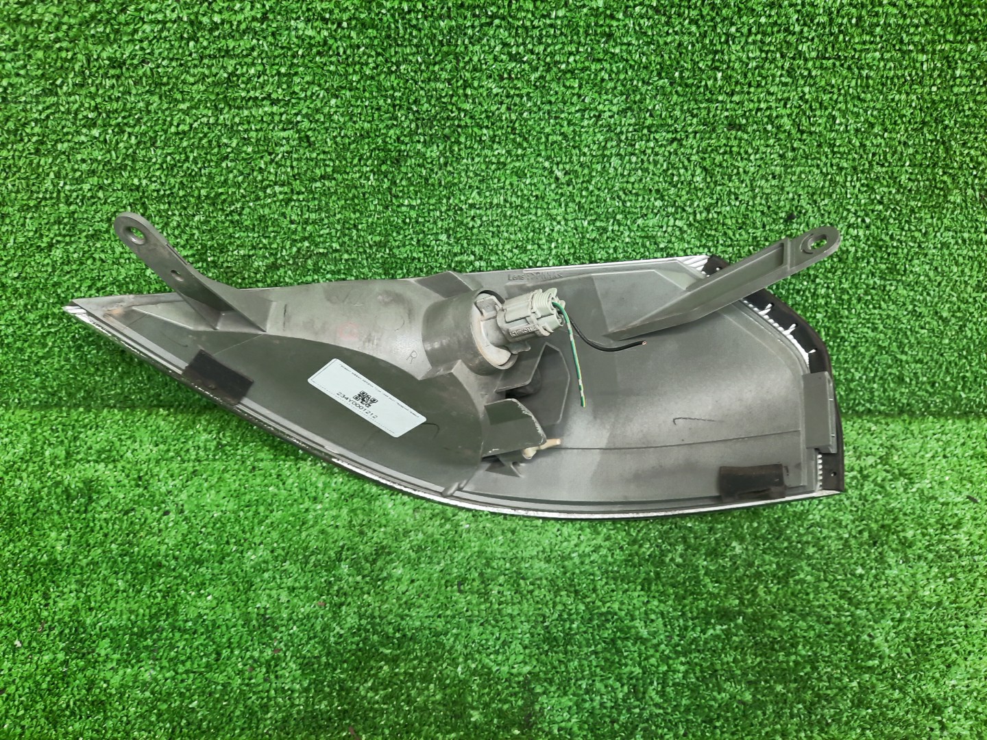 Габарит правый передний NISSAN SERENA TNC24, TC24, RC24, PC24, PNC24, VC24, VNC24 3 ракурс