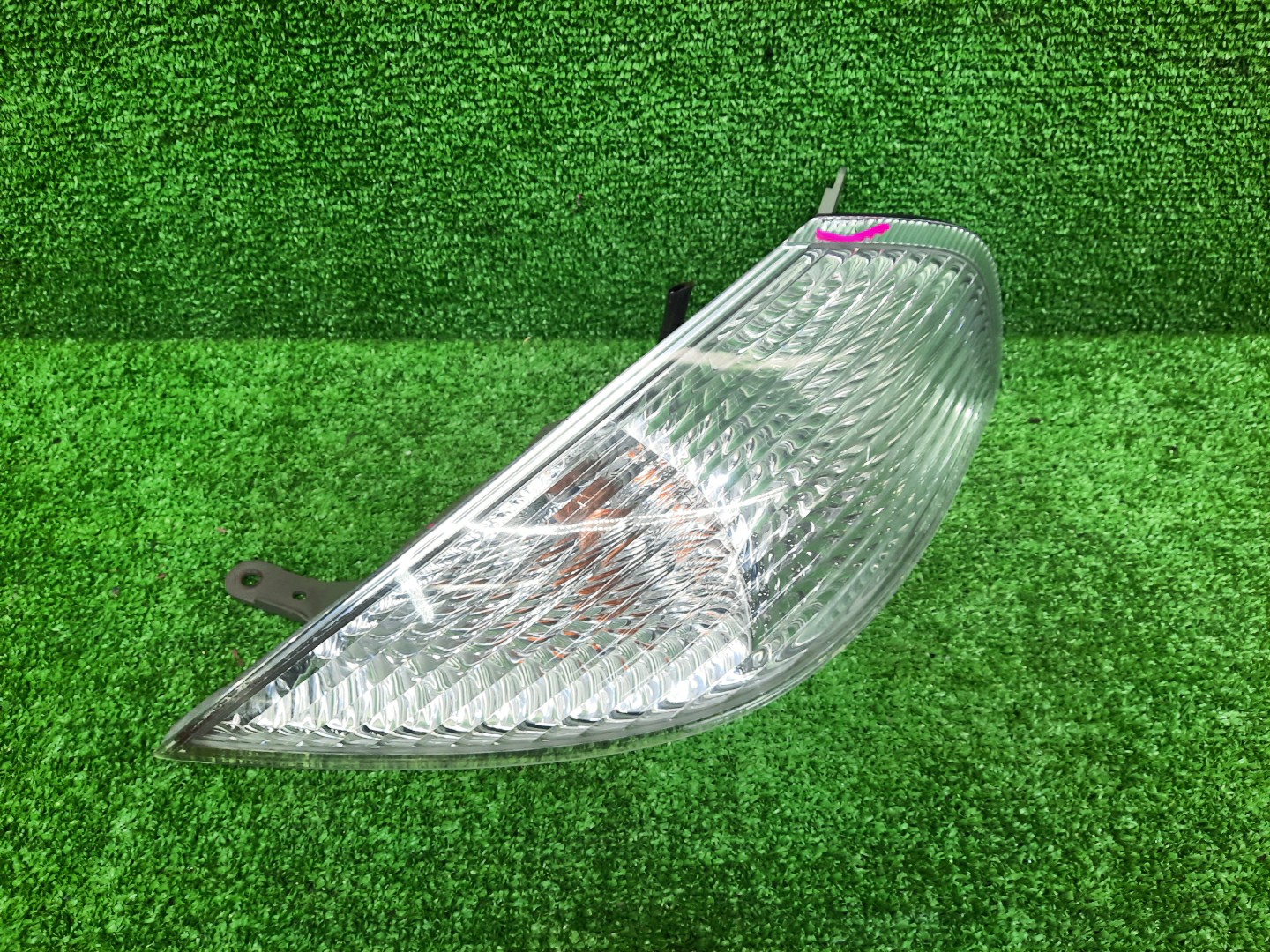 Габарит левый передний NISSAN SERENA TNC24, TC24, RC24, PC24, PNC24, VC24, VNC24 1 ракурс