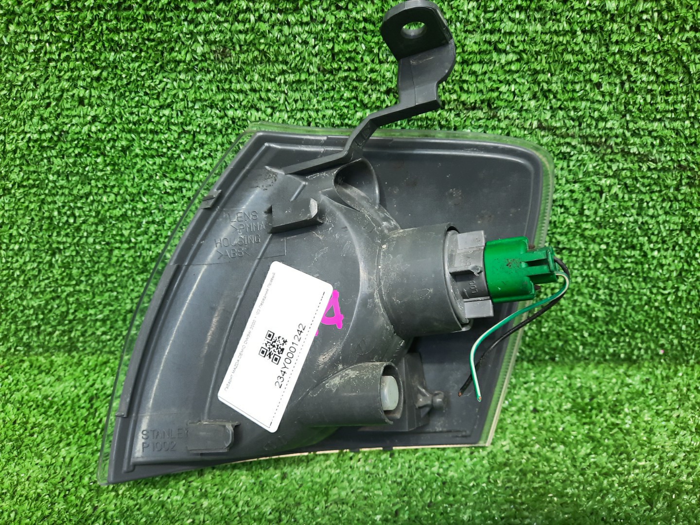 Габарит правый передний MAZDA DEMIO DW3W, DW5W 2 ракурс