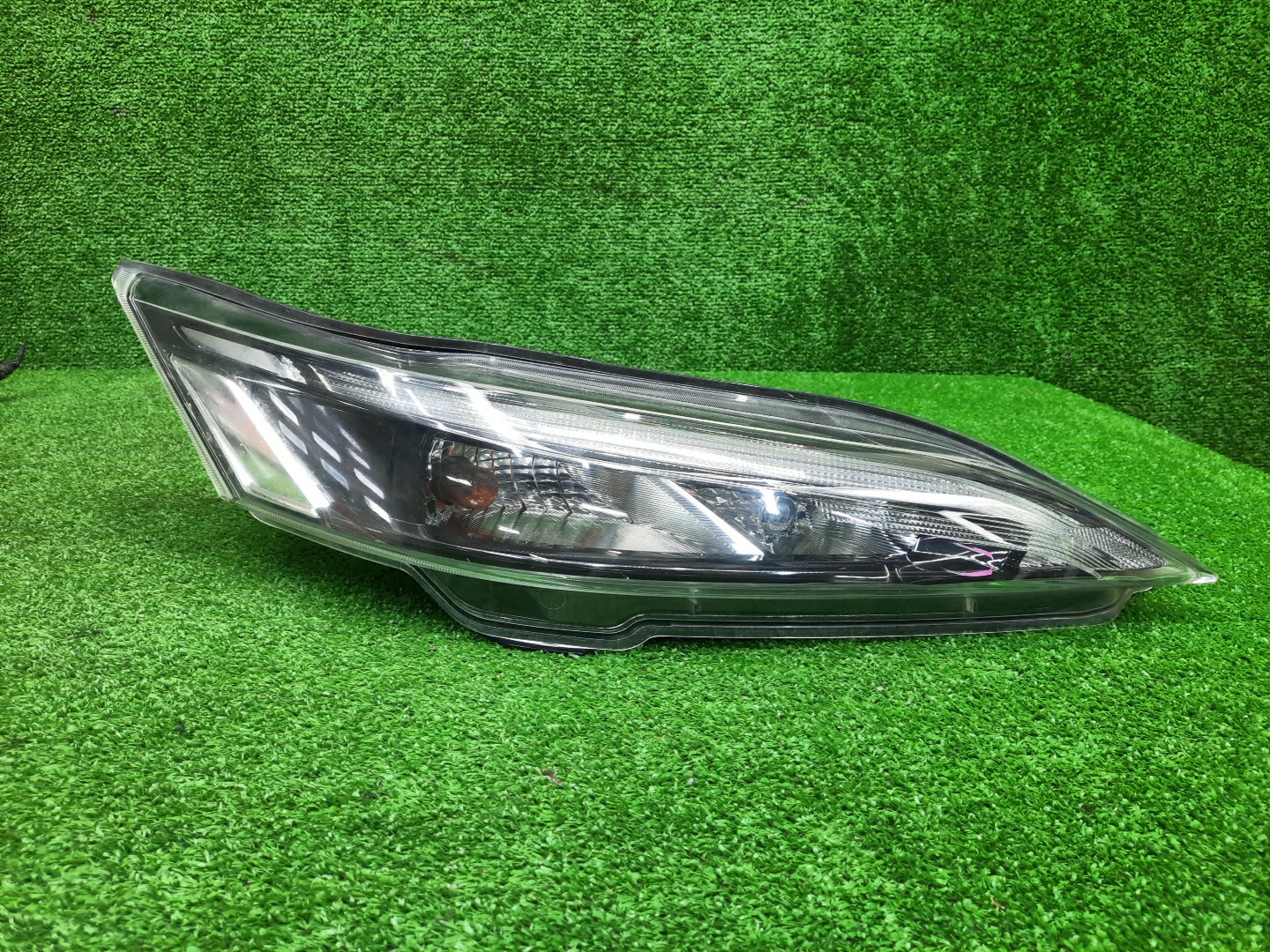 Габарит правый передний NISSAN SERENA C27 1 ракурс