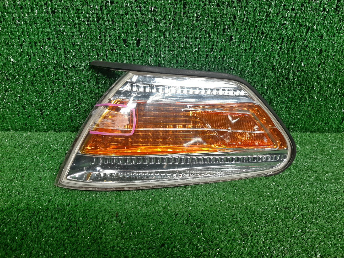 Габарит левый передний TOYOTA MARK II GX100, JZX100, JZX101, LX100, GX105, JZX105, SX100 1 ракурс