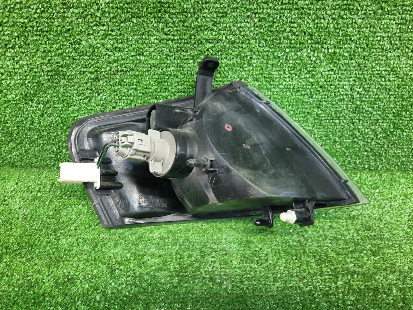 Габарит левый передний NISSAN WINGROAD Y11 2 ракурс