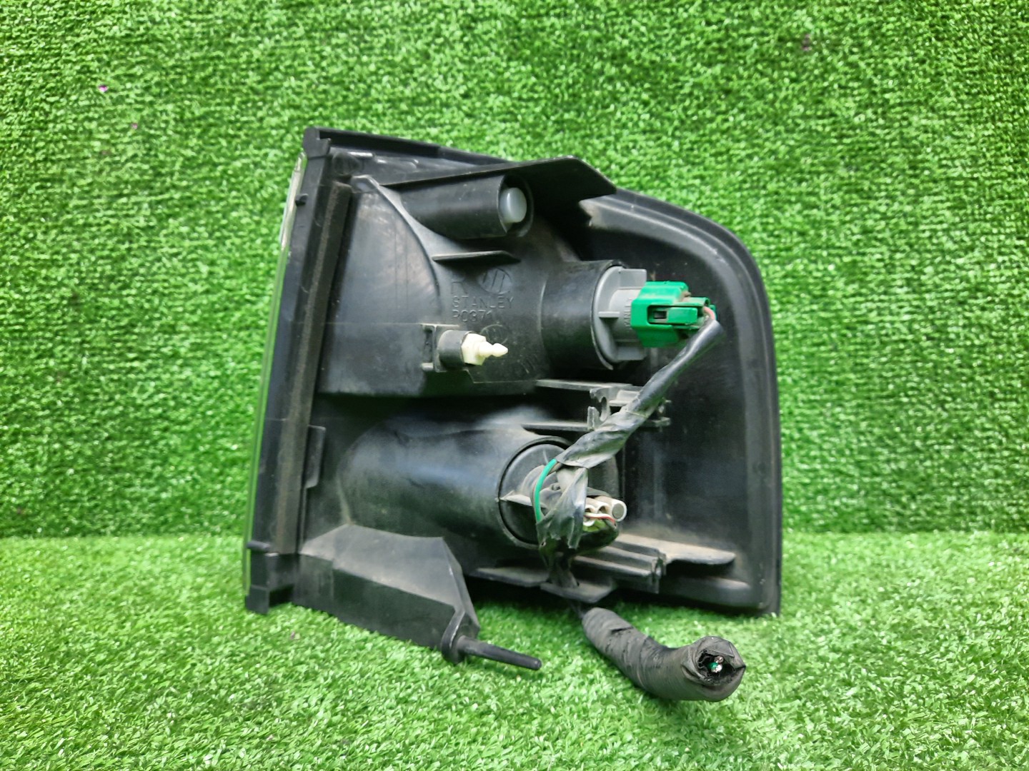 Габарит правый передний MAZDA DELICA, BONGO, VANETTE SKF2LM, SK82TM, SK22L, SK82M, SK82V, SK82T, SK22M, SK22V, SKF2V, SK82VN, SKF2TN, SK82TN, SK22TN 2 ракурс