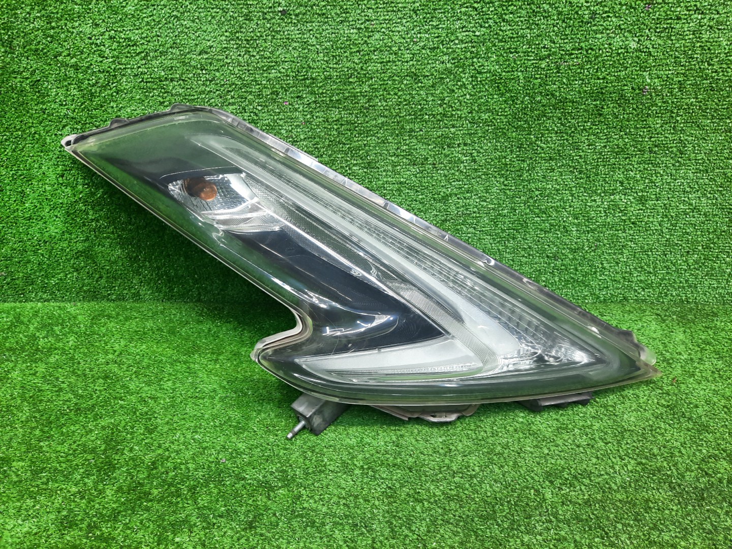 Габарит правый передний NISSAN JUKE NF15, F15, YF15 , MR16DDT 1 ракурс