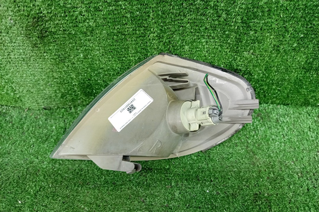 Габарит правый передний NISSAN BLUEBIRD SYLPHY G10, QG10, FG10, TG10, QNG10 2 ракурс