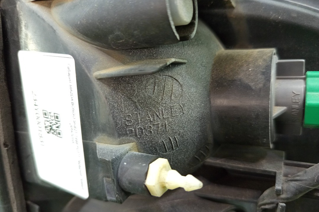 Габарит правый передний MAZDA DELICA, BONGO, VANETTE SKF2LM, SK82TM, SK22L, SK82M, SK82V, SK82T, SK22M, SK22V, SKF2V, SK82VN, SKF2TN, SK82TN, SK22TN 4 ракурс