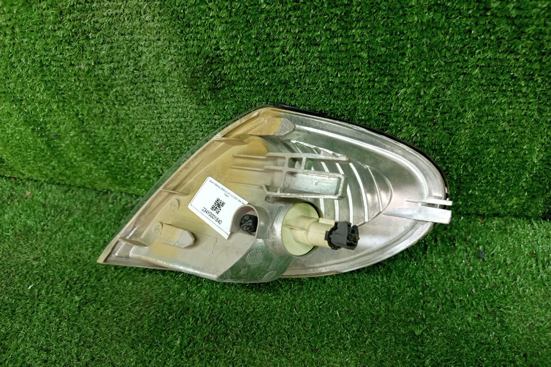Габарит правый передний NISSAN BLUEBIRD SYLPHY G10, QG10, FG10, TG10, QNG10 2 ракурс