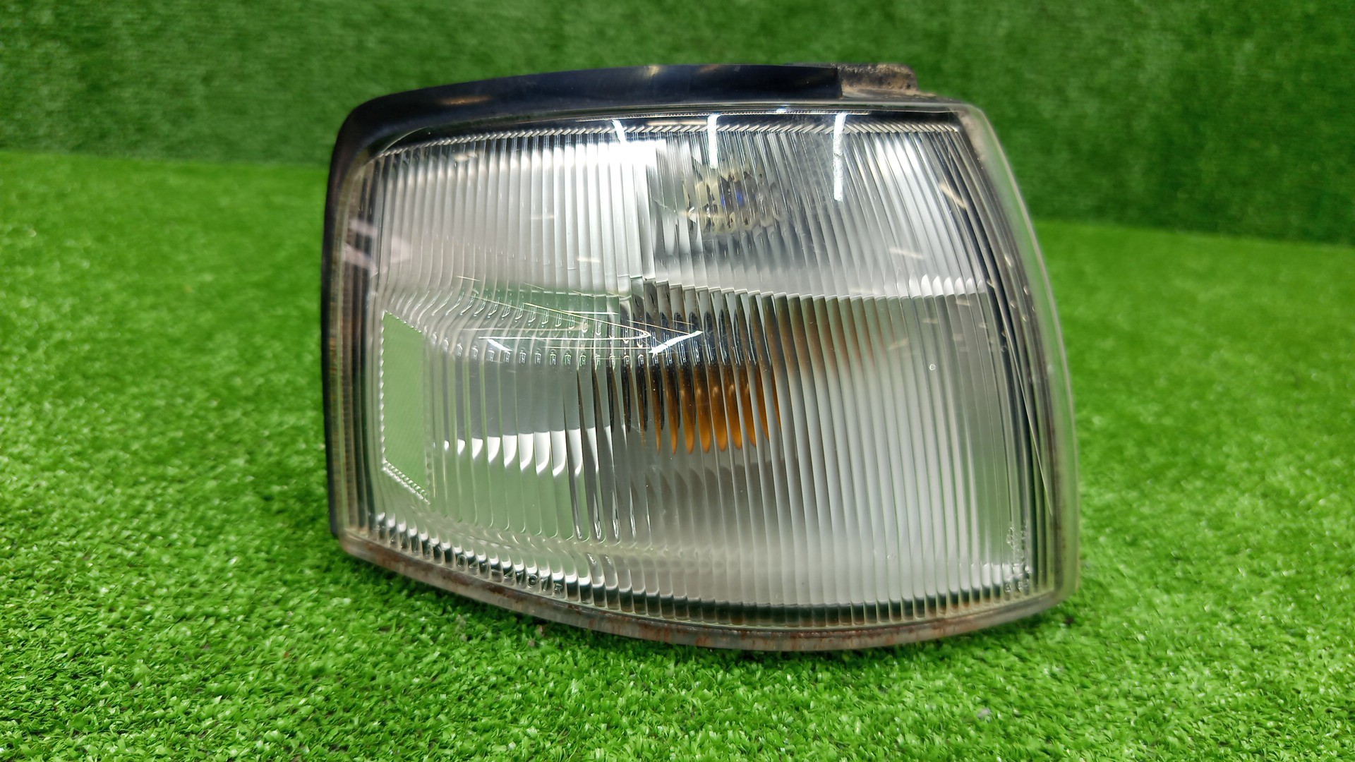 Габарит правый передний MAZDA DEMIO DW3W, DW5W 1 ракурс Габарит правый передний MAZDA DEMIO DW3W, DW5W 1 ракурс