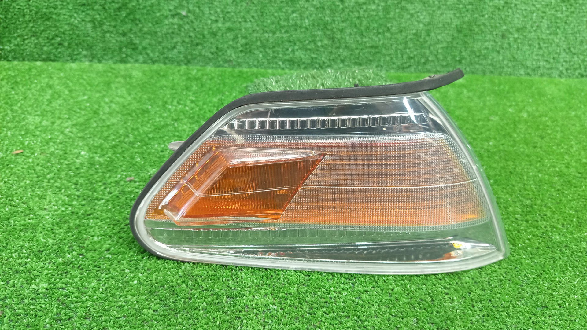 Габарит правый передний TOYOTA MARK II GX100, JZX100, JZX101, LX100, GX105, JZX105, SX100 1 ракурс