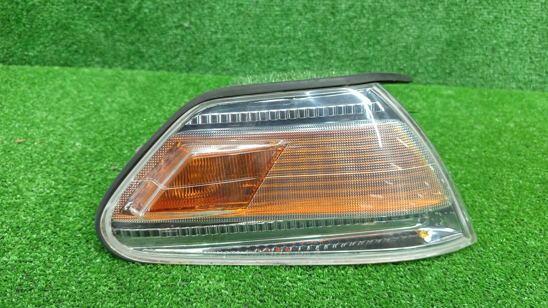 Габарит правый передний TOYOTA MARK II GX100, JZX100, JZX101, LX100, GX105, JZX105, SX100 1 ракурс
