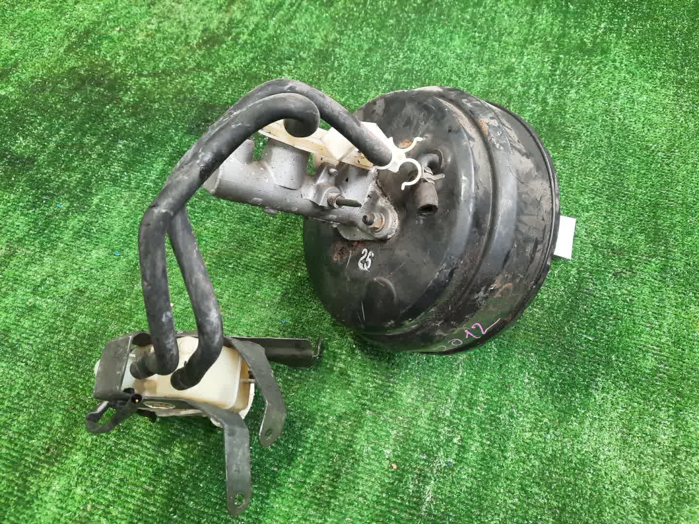 Главный тормозной цилиндр MITSUBISHI GRANDIS NA4W 4G69 2012 1 ракурс