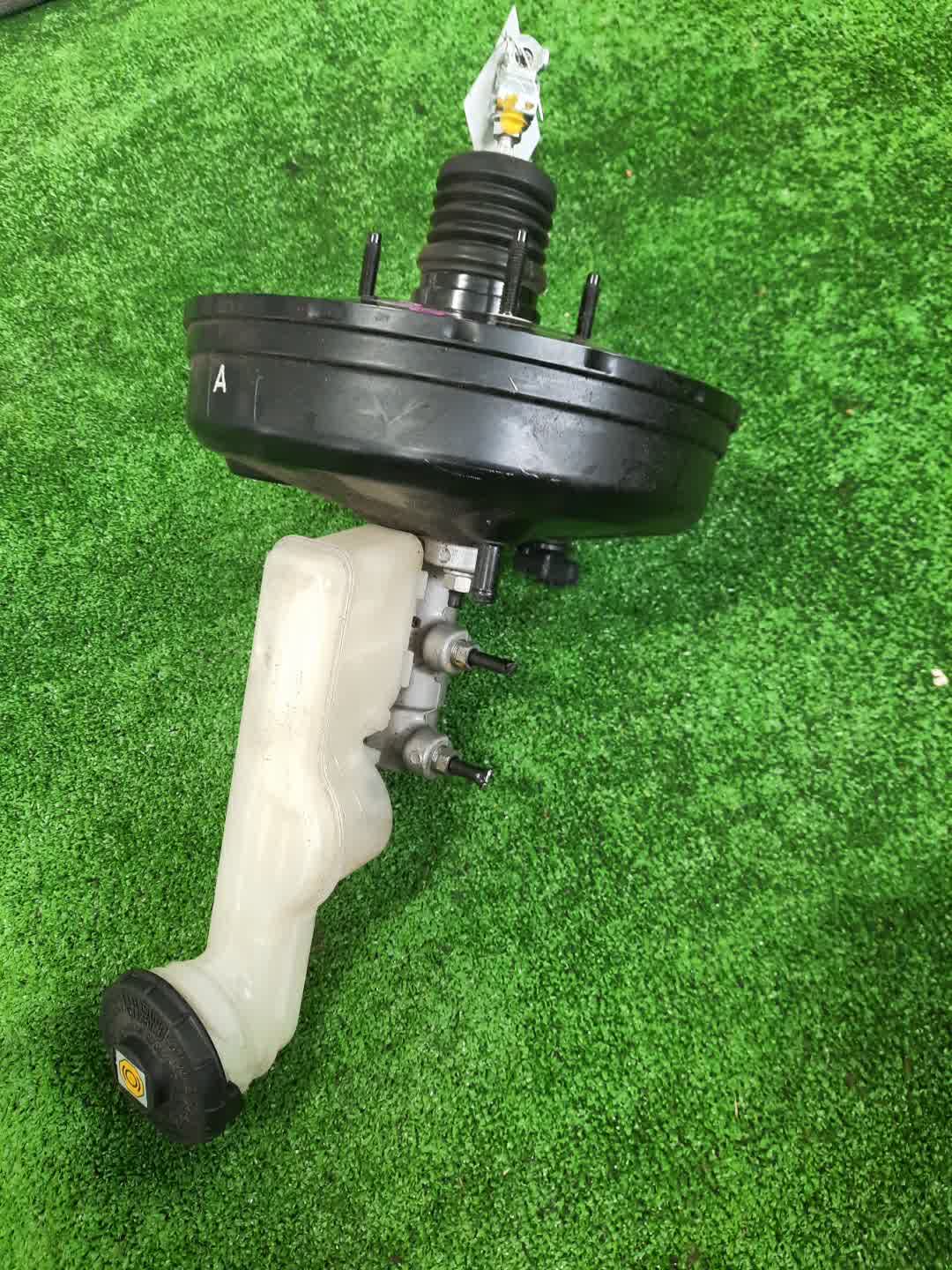 Главный тормозной цилиндр HONDA FIT GR1 L13B 2068 2 ракурс
