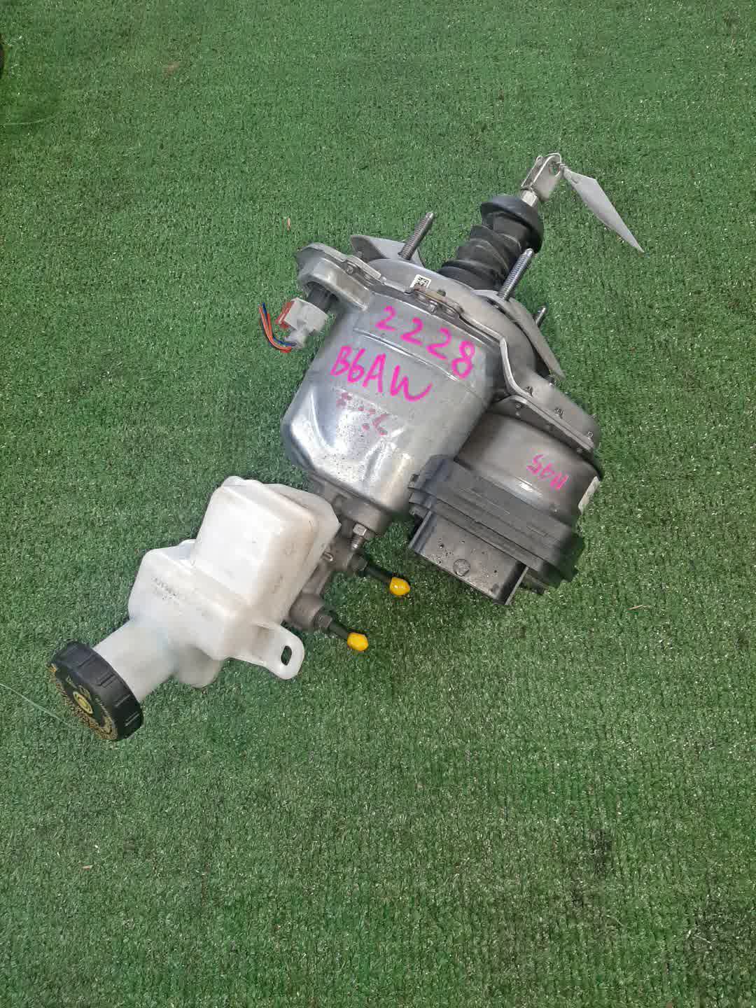 Главный тормозной цилиндр NISSAN SAKURA B6AW 460077PA0A 1 ракурс