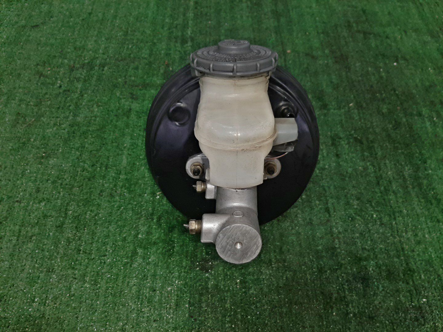 Главный тормозной цилиндр HONDA S2000 AP1 F20C 91005-5504 2 ракурс