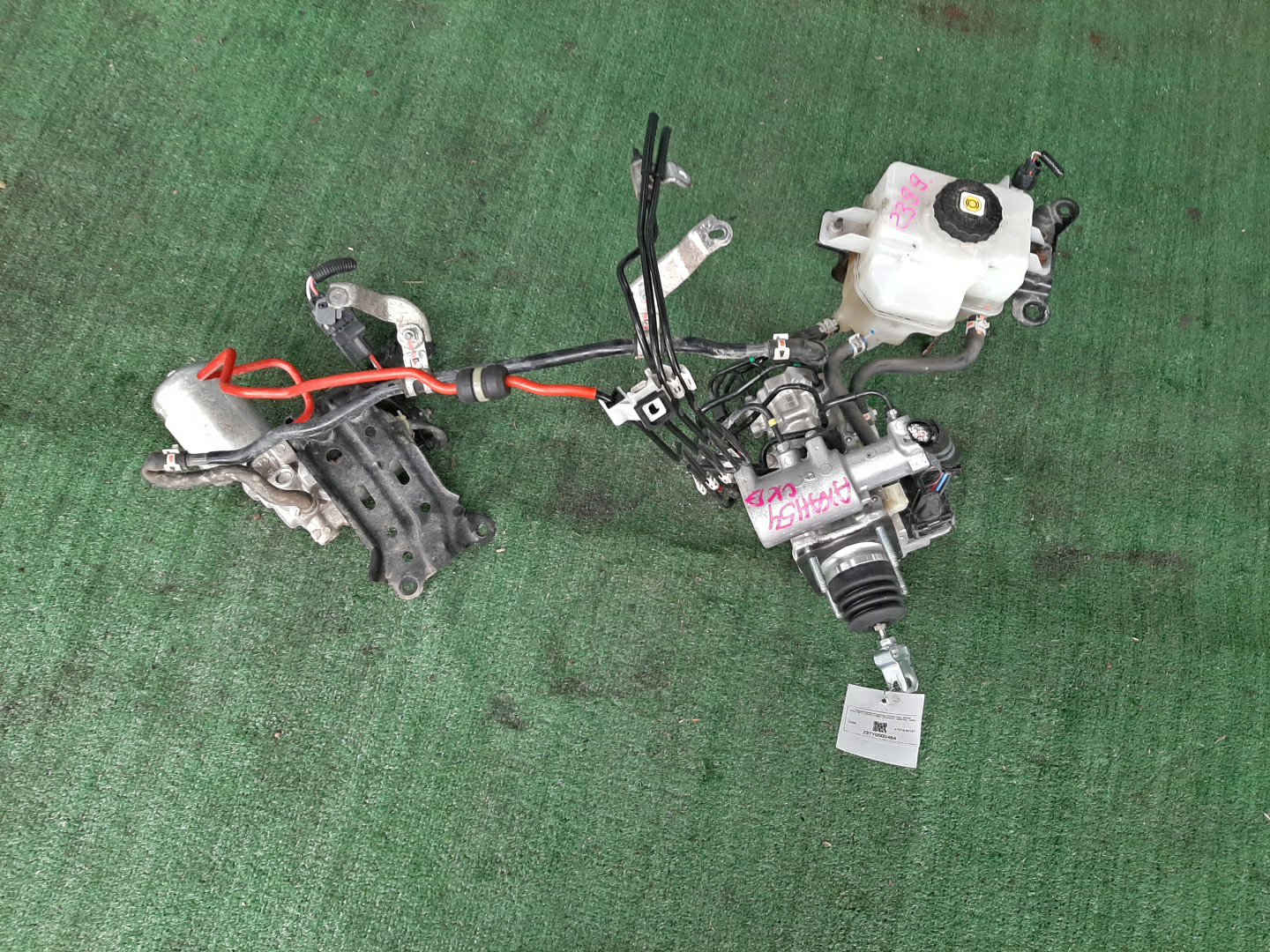 Главный тормозной цилиндр TOYOTA RAV4 AXAH54 A25A-FXS 47210-42131 1 ракурс