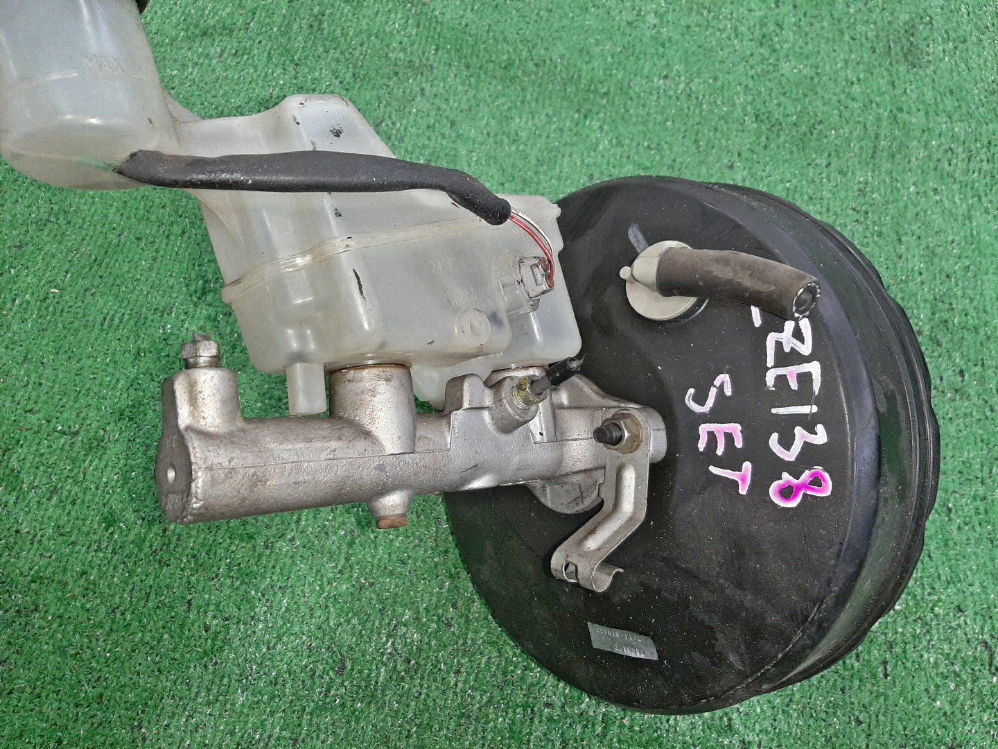 Главный тормозной цилиндр TOYOTA VOLTZ ZZE138 1ZZ-FE 131010-11720 2 ракурс