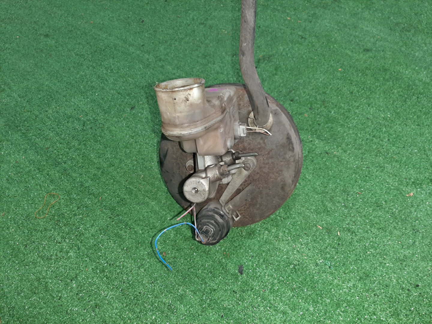 Главный тормозной цилиндр TOYOTA VITZ SCP10 1SZ-FE 2665 2 ракурс
