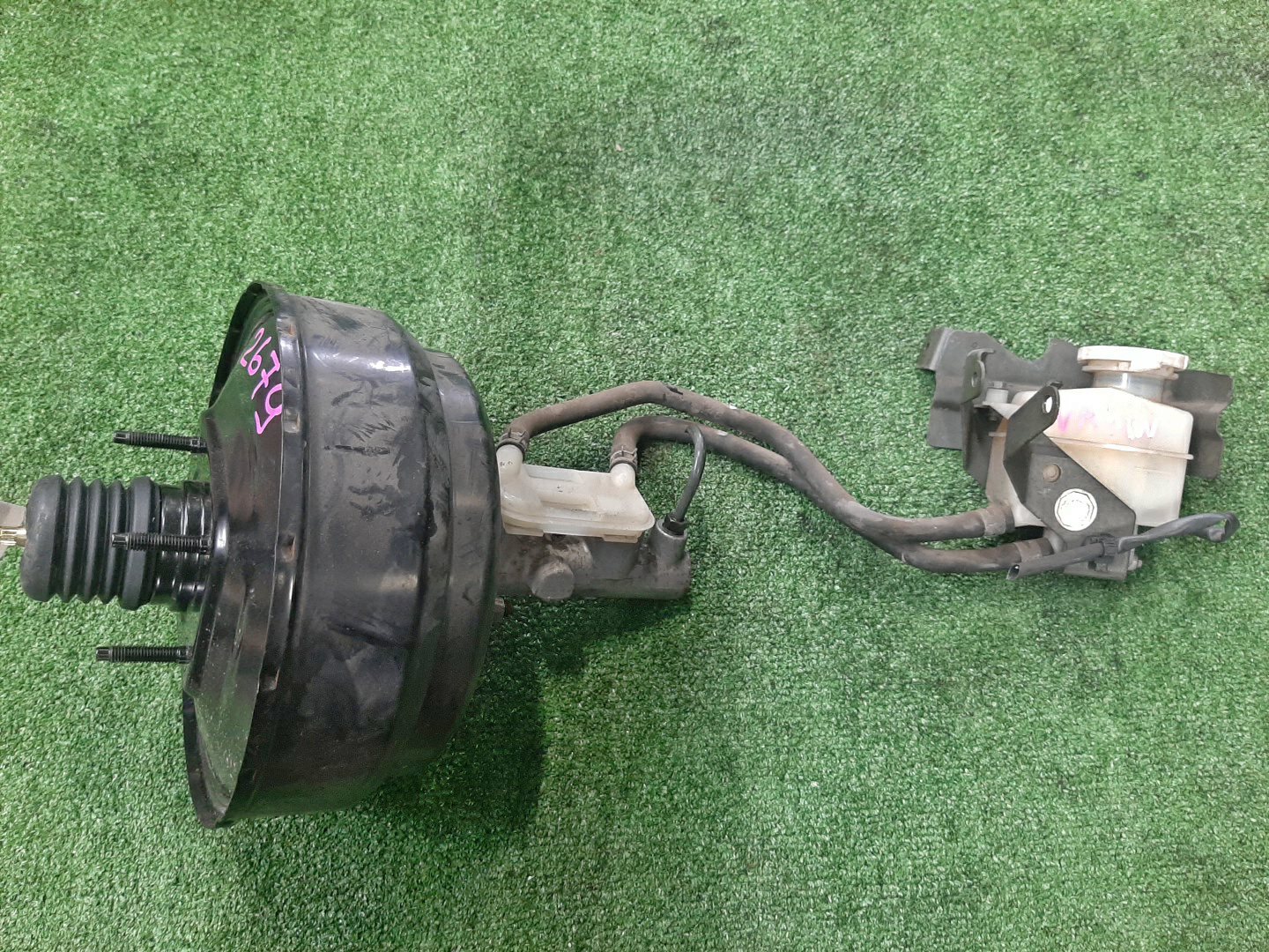 Главный тормозной цилиндр MITSUBISHI GRANDIS NA4W 4G69 2679 3 ракурс