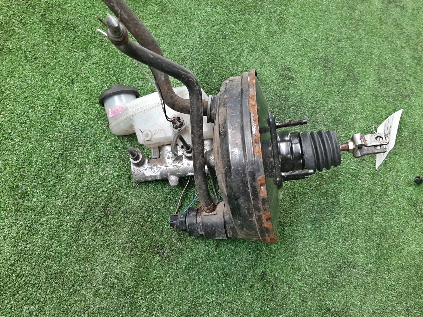 Главный тормозной цилиндр TOYOTA VITZ SCP10 1SZ-FE 44610-52010 3 ракурс