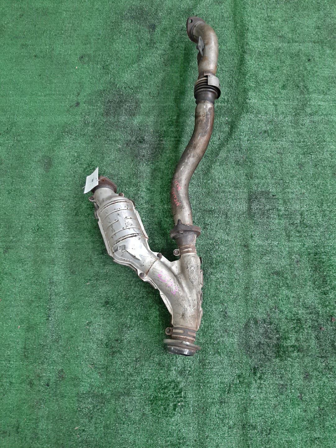 Глушитель TOYOTA HARRIER MCU10W 1MZ-FE 2373 1 ракурс