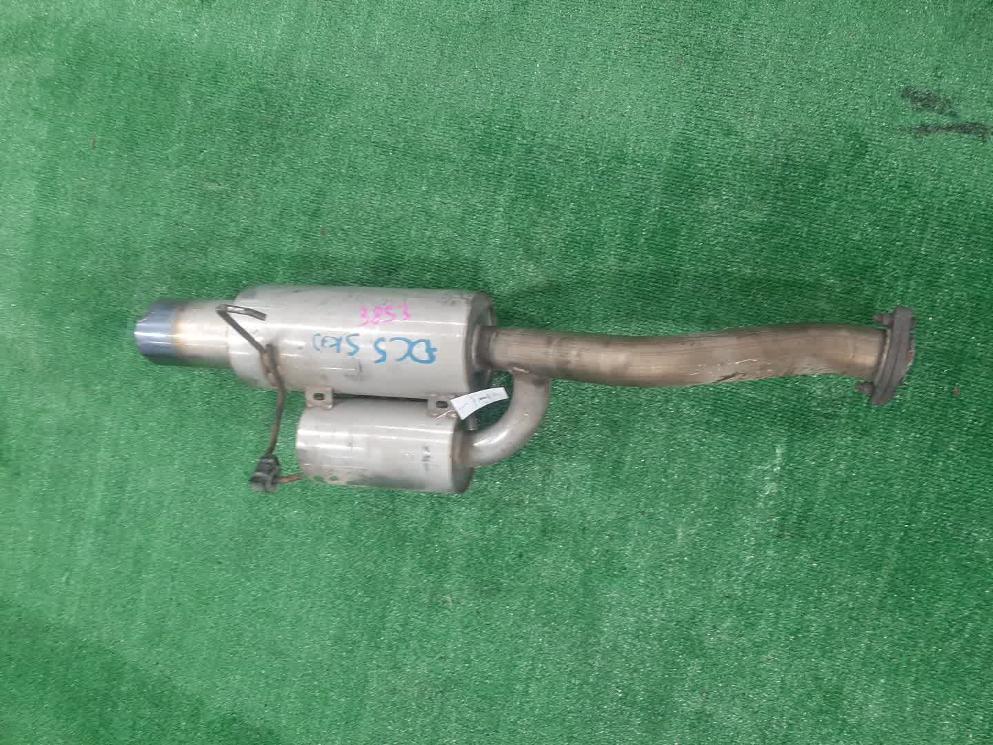 Глушитель HONDA INTEGRA DC5 K20A 3853 1 ракурс
