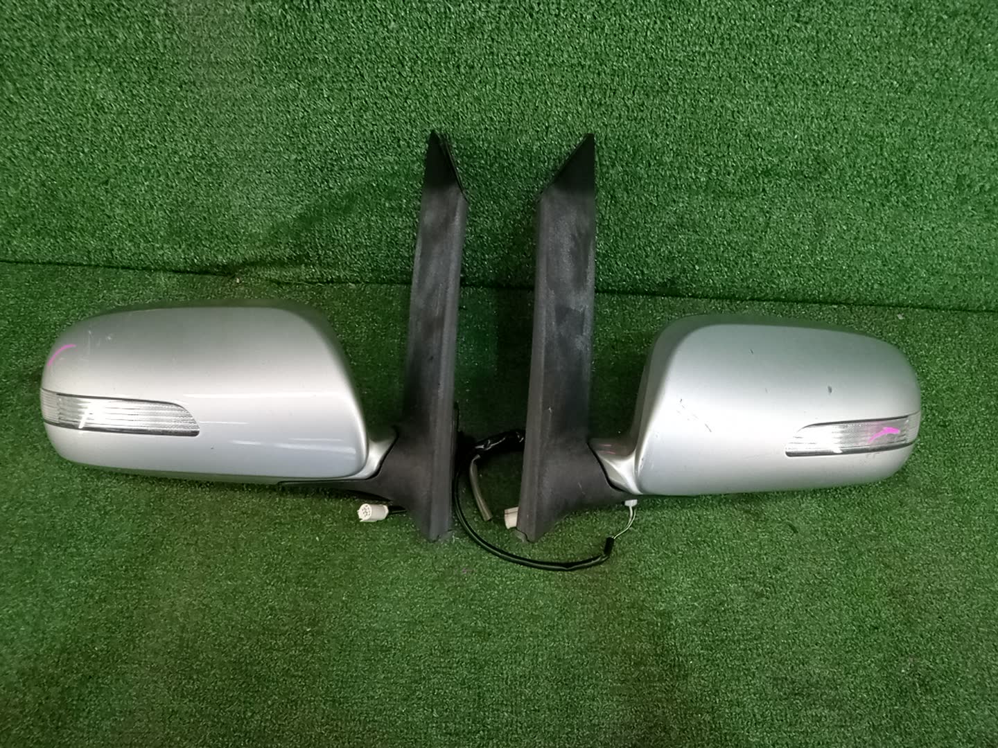 Зеркало TOYOTA ISIS ZNM10, ZNM10W, ANM10, ANM10W, ANM15, ANM15W, ZGM10, ZGM10W, ZGM11, ZGM11W, ZGM15, ZGM15W, ANM10G, ZGM10G, ANM15G, ZNM10G, ZGM11G, ZGM15G 7K 1 ракурс