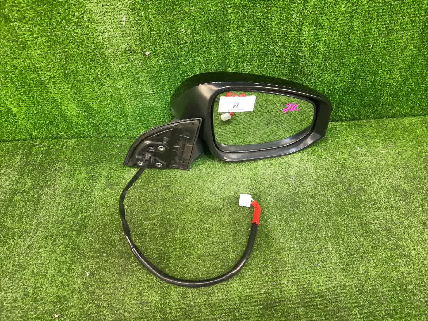 Зеркало правое переднее TOYOTA ESQUIRE ZRR80G 7K 2 ракурс