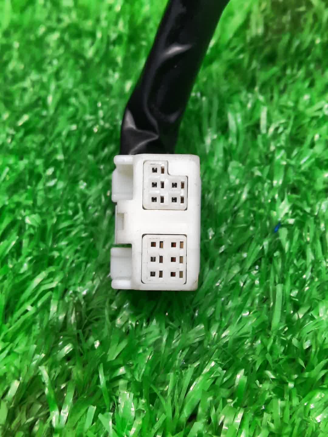 Зеркало правое переднее TOYOTA ISIS ZNM10, ZNM10W, ANM10, ANM10W, ANM15, ANM15W, ZGM10, ZGM10W, ZGM11, ZGM11W, ZGM15, ZGM15W, ANM10G, ZGM10G, ANM15G, ZNM10G, ZGM11G, ZGM15G 7K 3 ракурс