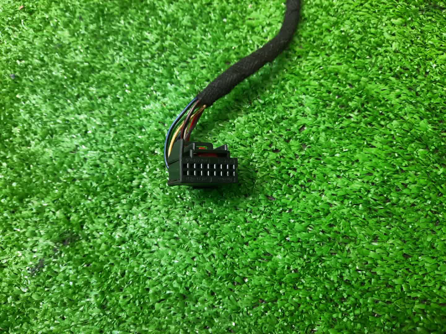 Зеркало правое переднее VOLKSWAGEN TOURAN 1T3 1T2857502 4 ракурс