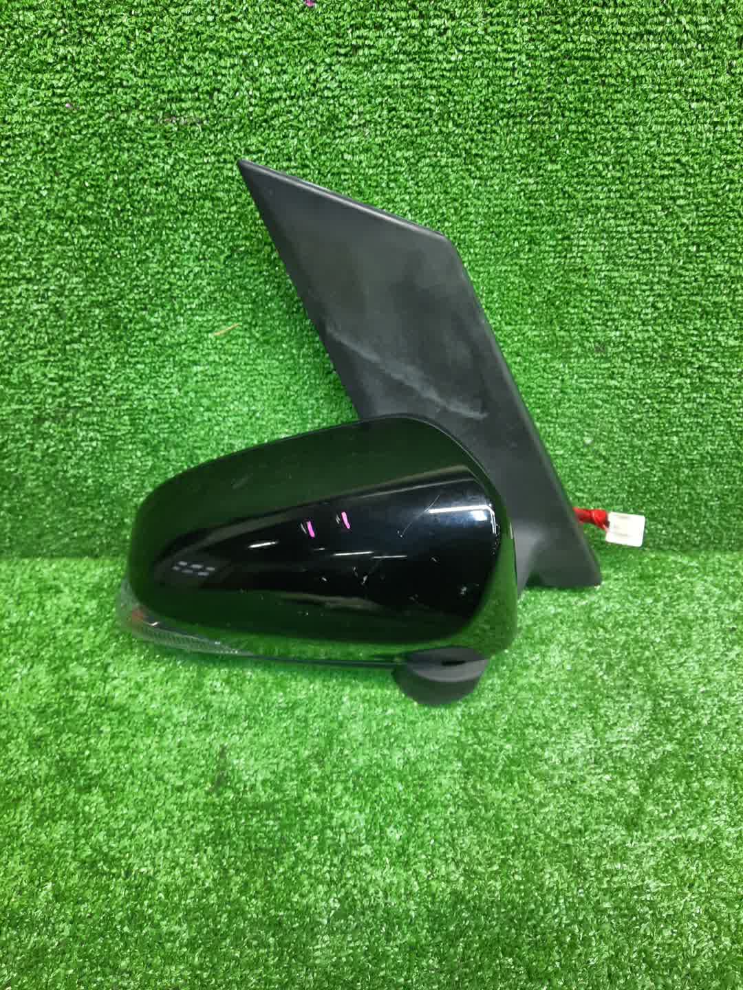 Зеркало правое переднее TOYOTA ISIS ZNM10, ZNM10W, ANM10, ANM10W, ANM15, ANM15W, ZGM10, ZGM10W, ZGM11, ZGM11W, ZGM15, ZGM15W, ANM10G, ZGM10G, ANM15G, ZNM10G, ZGM11G, ZGM15G 7K 1 ракурс