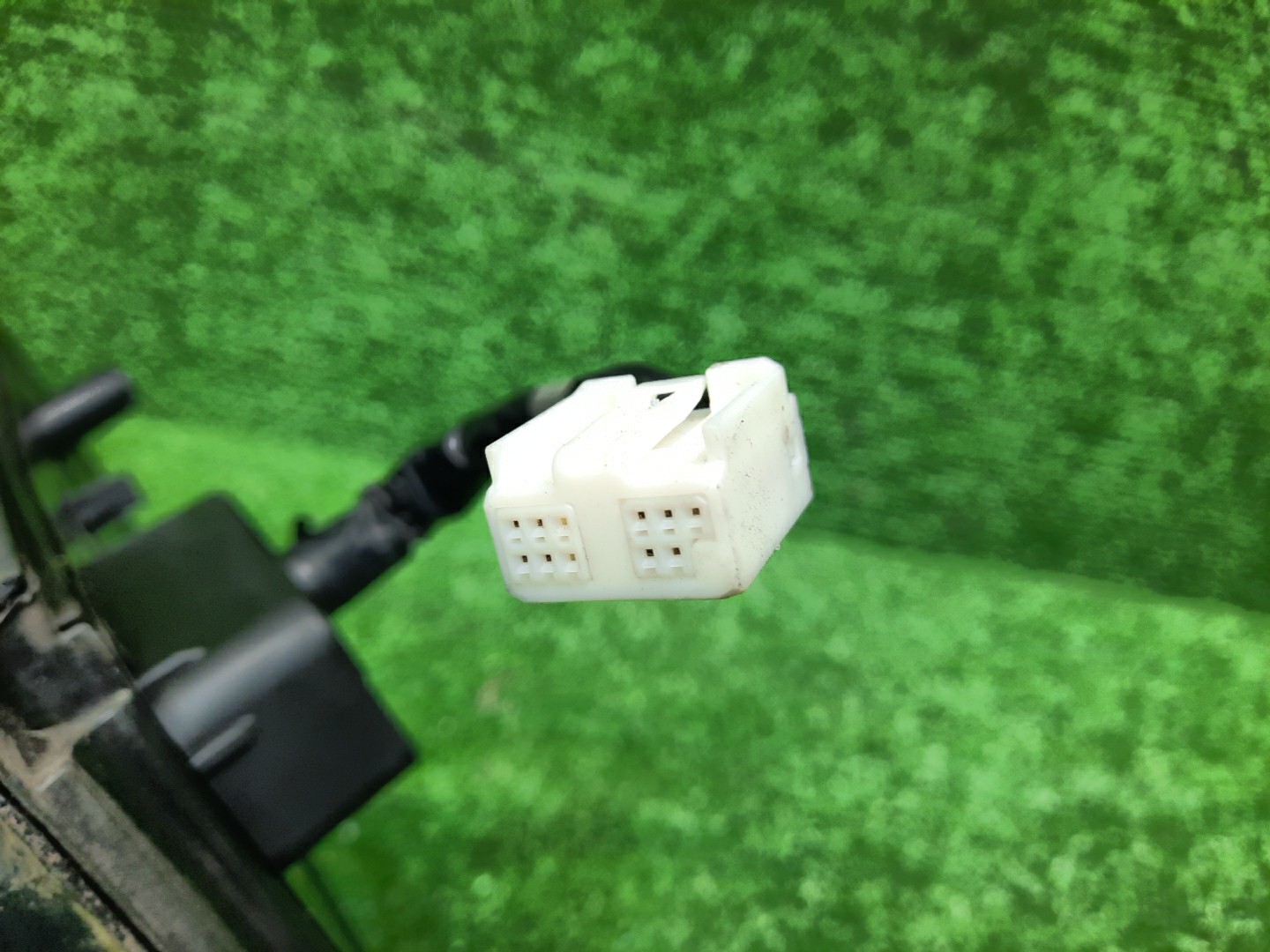 Зеркало левое переднее TOYOTA ISIS ZNM10, ZNM10W, ANM10, ANM10W, ANM15, ANM15W, ZGM10, ZGM10W, ZGM11, ZGM11W, ZGM15, ZGM15W, ANM10G, ZGM10G, ANM15G, ZNM10G, ZGM11G, ZGM15G 9K 3 ракурс