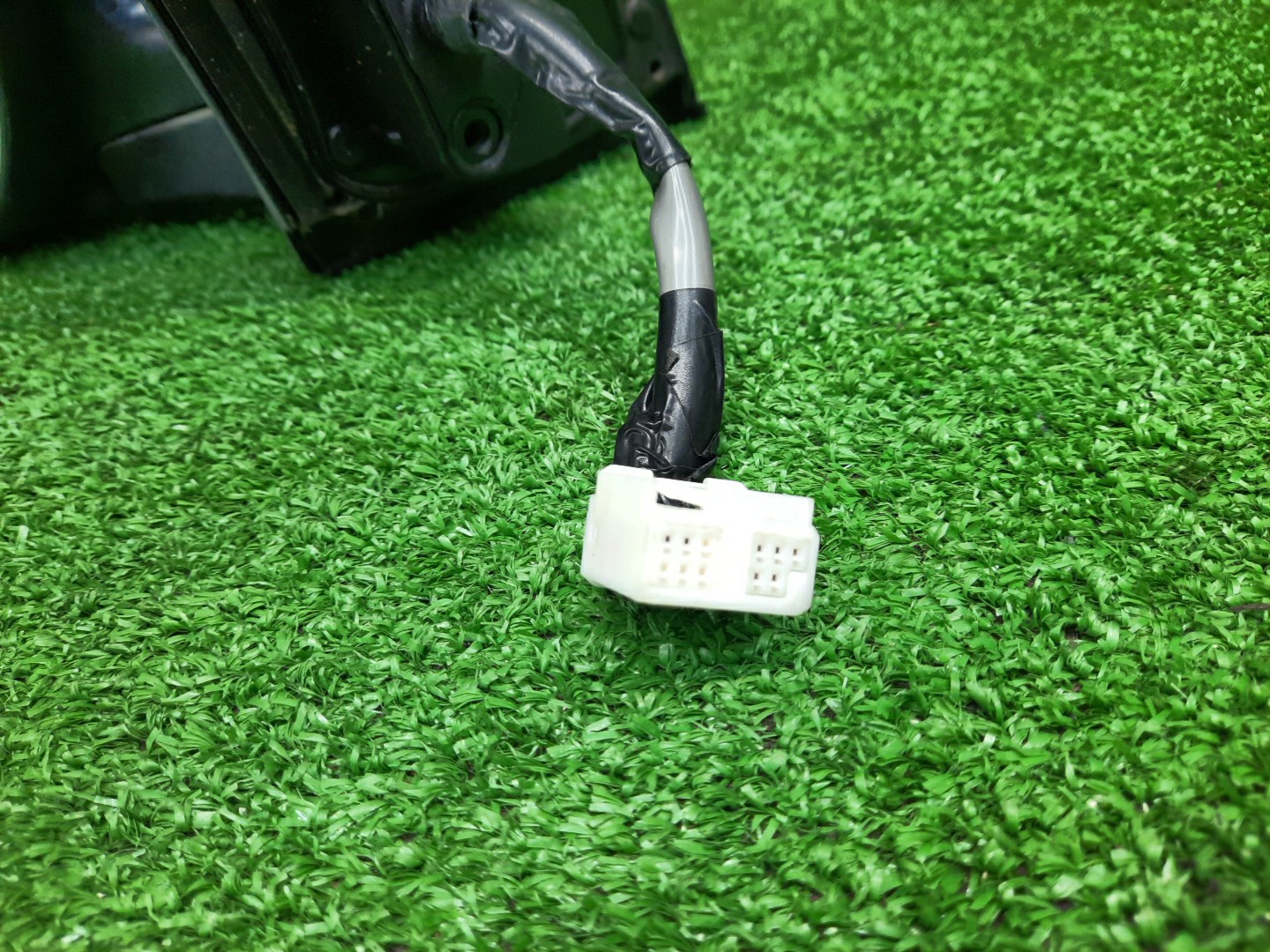 Зеркало левое переднее TOYOTA ISIS ZNM10, ZNM10W, ANM10, ANM10W, ANM15, ANM15W, ZGM10, ZGM10W, ZGM11, ZGM11W, ZGM15, ZGM15W, ANM10G, ZGM10G, ANM15G, ZNM10G, ZGM11G, ZGM15G 7K 4 ракурс