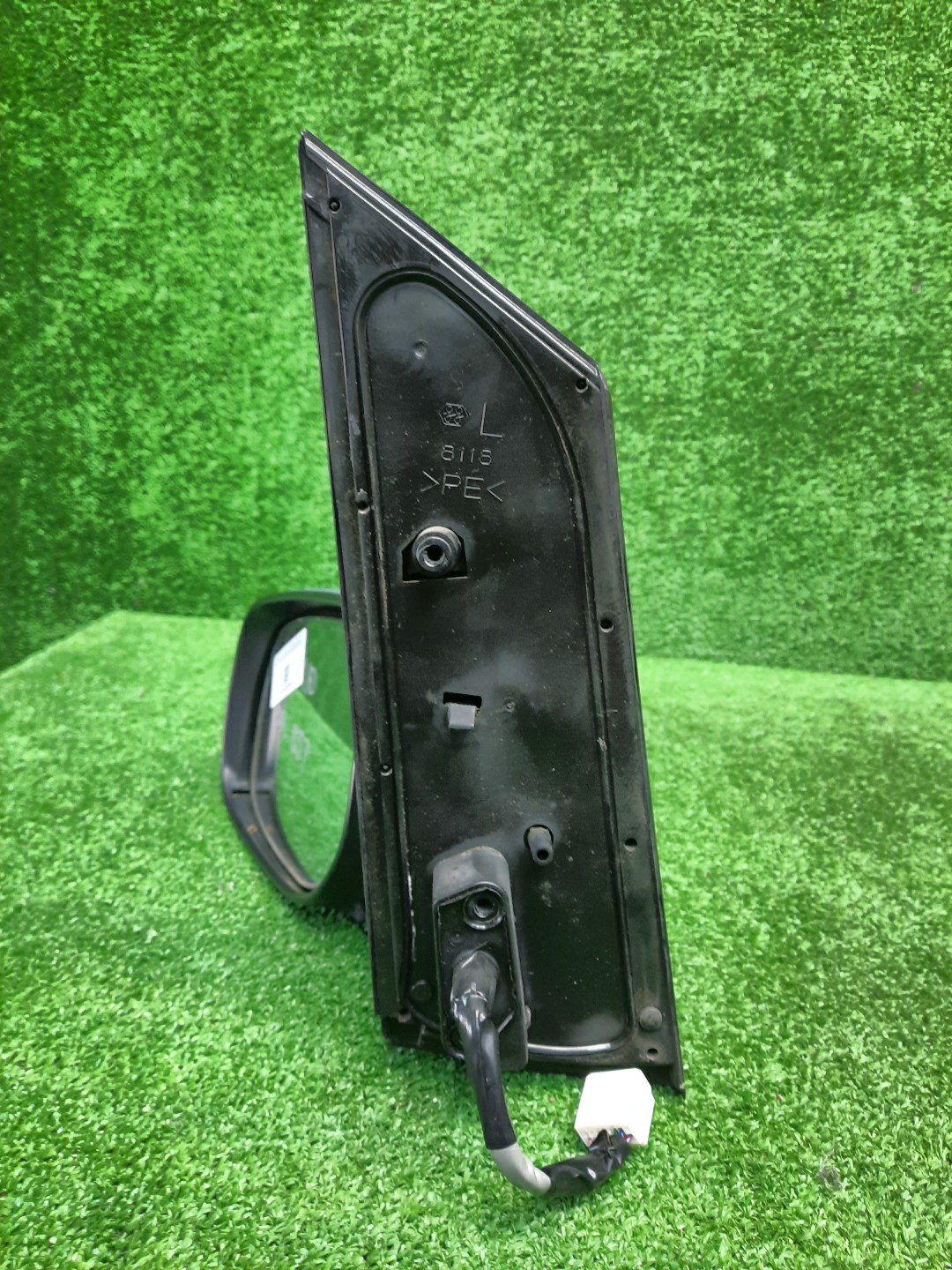 Зеркало левое переднее TOYOTA ISIS ZNM10, ZNM10W, ANM10, ANM10W, ANM15, ANM15W, ZGM10, ZGM10W, ZGM11, ZGM11W, ZGM15, ZGM15W, ANM10G, ZGM10G, ANM15G, ZNM10G, ZGM11G, ZGM15G 7K 4 ракурс