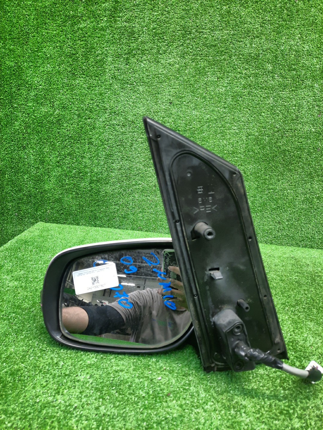 Зеркало левое переднее TOYOTA ISIS ZNM10, ZNM10W, ANM10, ANM10W, ANM15, ANM15W, ZGM10, ZGM10W, ZGM11, ZGM11W, ZGM15, ZGM15W, ANM10G, ZGM10G, ANM15G, ZNM10G, ZGM11G, ZGM15G 7K 3 ракурс