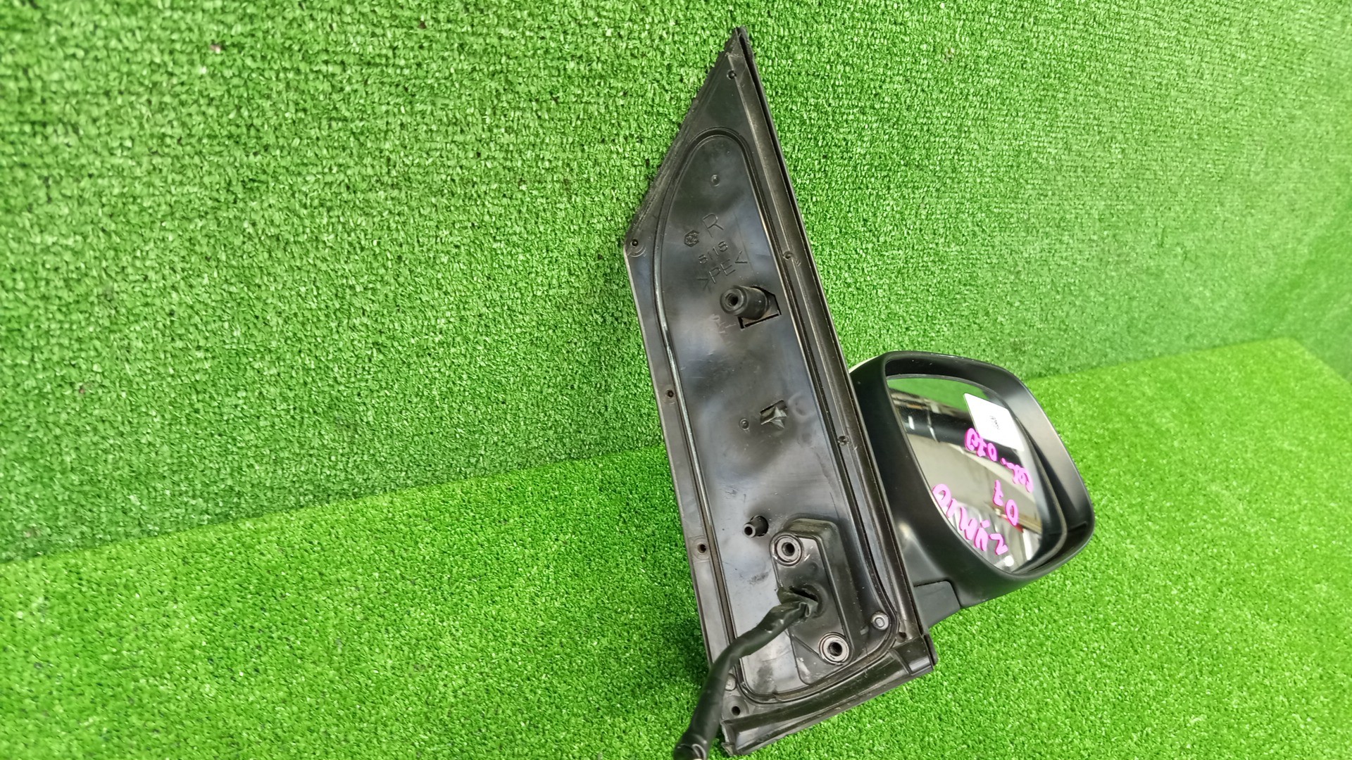 Зеркало правое переднее TOYOTA ISIS ZNM10, ZNM10W, ANM10, ANM10W, ANM15, ANM15W, ZGM10, ZGM10W, ZGM11, ZGM11W, ZGM15, ZGM15W, ANM10G, ZGM10G, ANM15G, ZNM10G, ZGM11G, ZGM15G 7K 3 ракурс