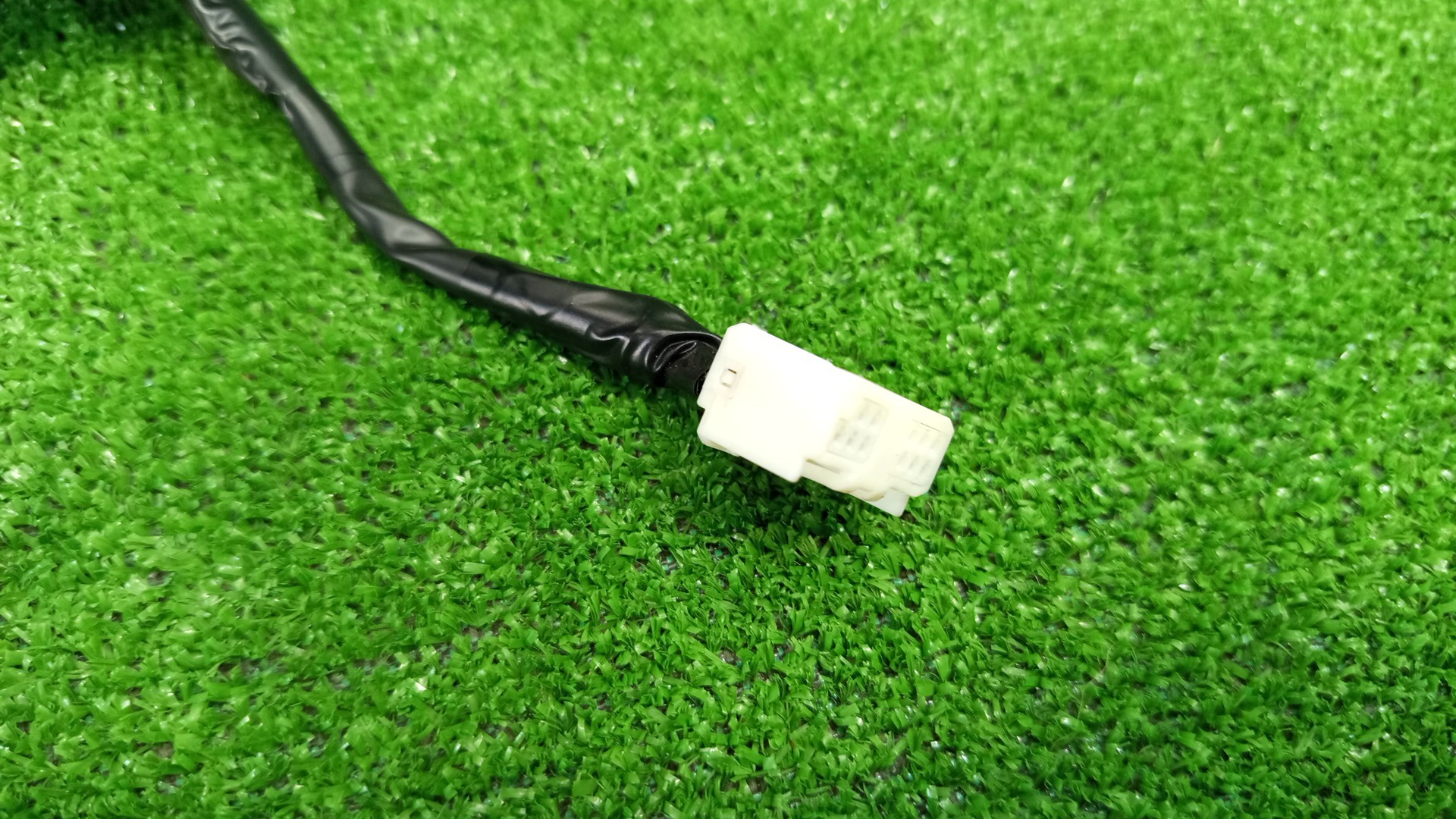 Зеркало правое переднее TOYOTA ISIS ZNM10, ZNM10W, ANM10, ANM10W, ANM15, ANM15W, ZGM10, ZGM10W, ZGM11, ZGM11W, ZGM15, ZGM15W, ANM10G, ZGM10G, ANM15G, ZNM10G, ZGM11G, ZGM15G 7K 4 ракурс