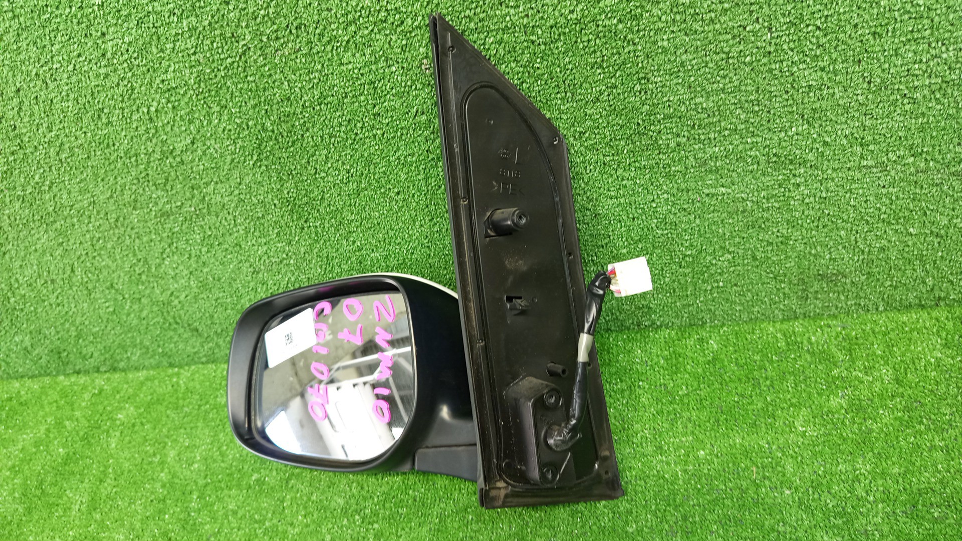 Зеркало левое переднее TOYOTA ISIS ZNM10, ZNM10W, ANM10, ANM10W, ANM15, ANM15W, ZGM10, ZGM10W, ZGM11, ZGM11W, ZGM15, ZGM15W, ANM10G, ZGM10G, ANM15G, ZNM10G, ZGM11G, ZGM15G 7K 3 ракурс